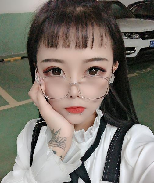 网红顾茜茜吃瓜是真的吗,真相还是炒作？